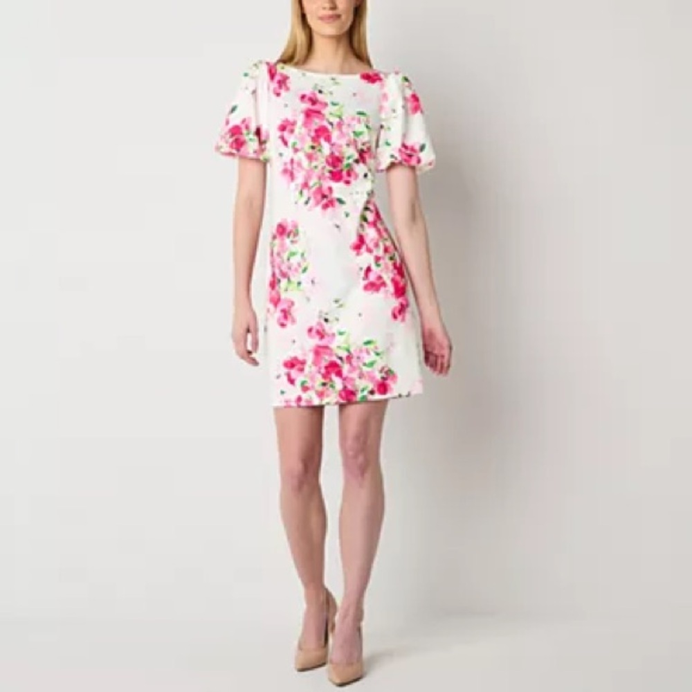 Chic Floral Mini Dress in White and Pink